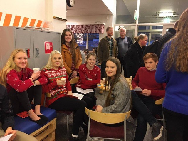 VA nemendur í jólaskapi