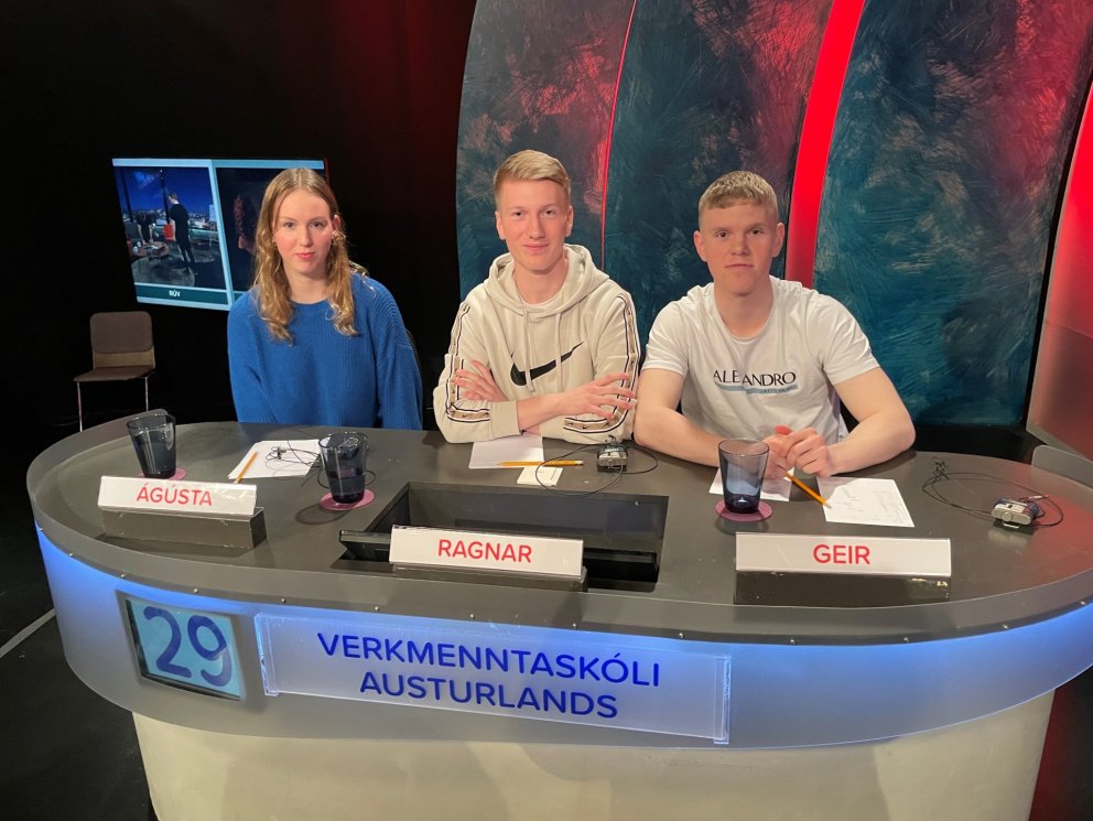 VA í undanúrslit!!