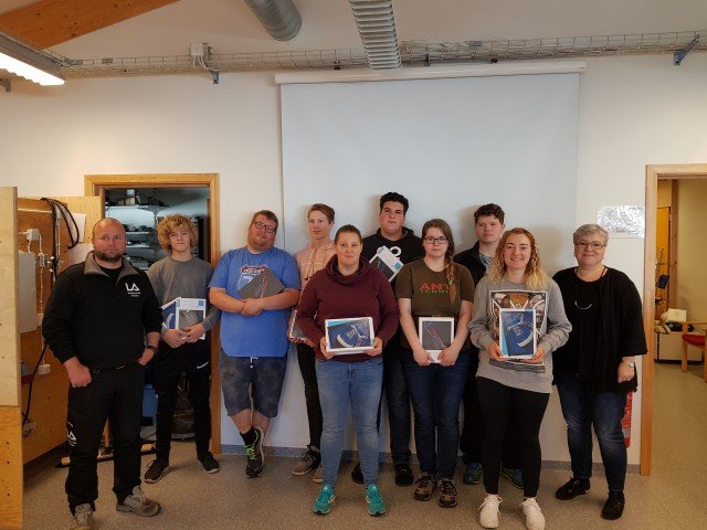 Nemendur í rafiðn fá spjaldtölvur