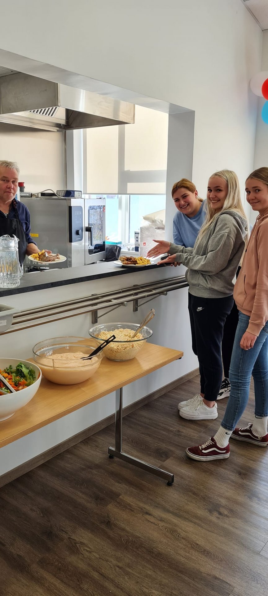 Matsalurinn tekinn í gagnið