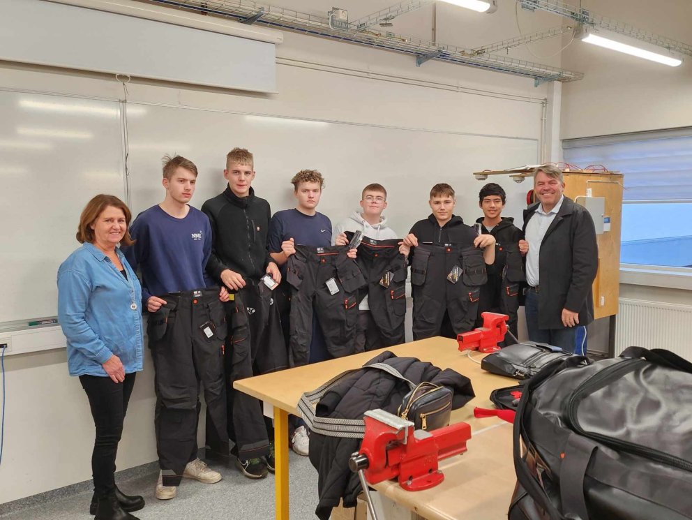 Nemendur í rafiðngreinum fá góða gjöf