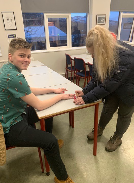 Naglalakk á mánudegi