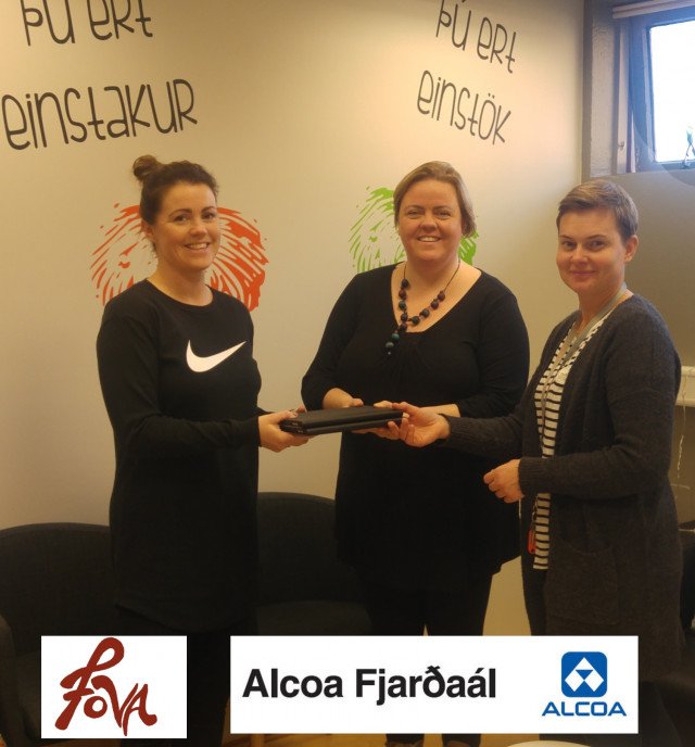 Starfsbraut VA fær gjöf frá Fjarðaráli