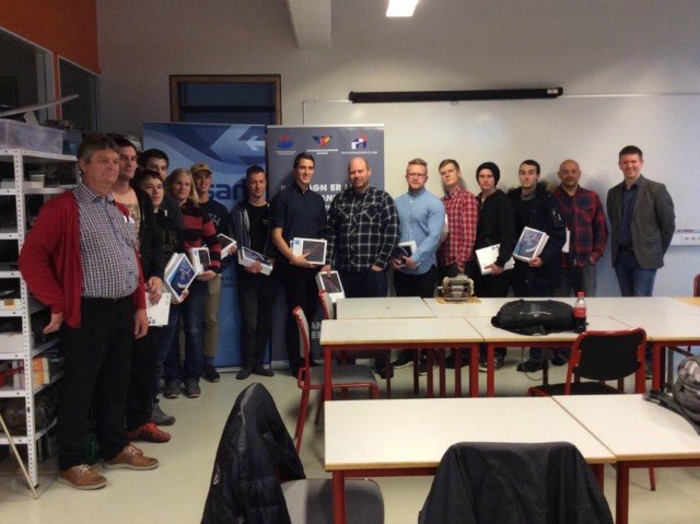 Nemendur í rafiðngreinum fá gefins spjaldtölvur