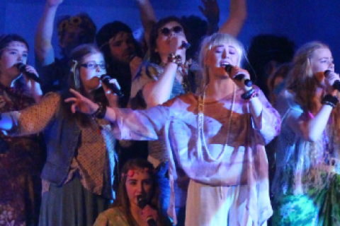 Glettur að austan: Umfjöllun um Hárið