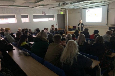 Frábærir fræðslufyrirlestrar í gær