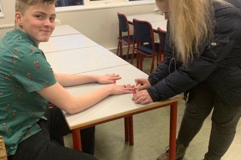 Naglalakk á mánudegi