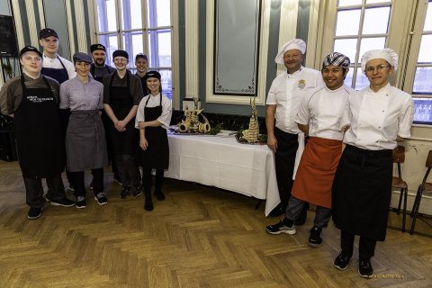 Bakaranemar úr MK sáu um veitingarnar