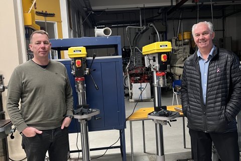 Magnús Helgason framvkæmdastjóri Launafls og Arnar Guðmundsson deildarstjóri málmiðngreina VA við af…