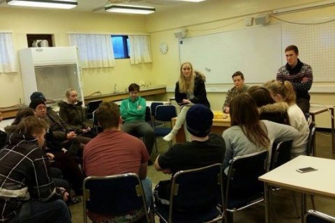 Einn hópurinn að störfum