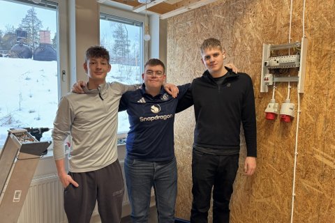 Hér má sjá þá Arnar, Pálma og Viktor í skólanum í Uppsala